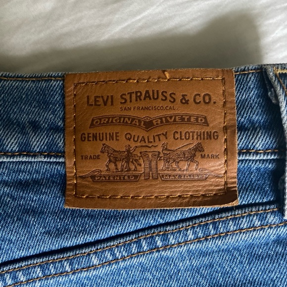 Levi’s ribcage Jean shorts - Picture 5 of 5
